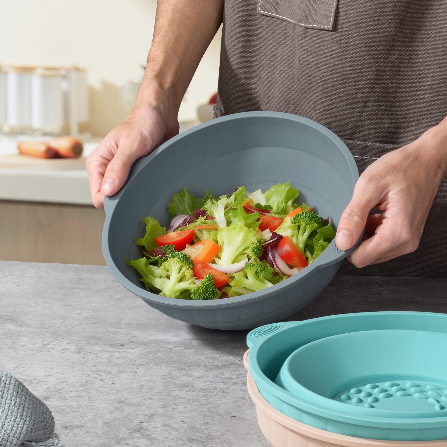 Collapsible Salad Bowl